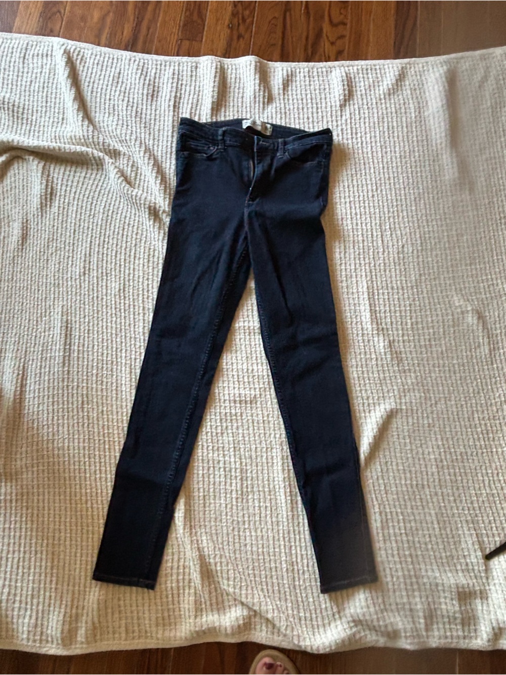 Abercrombie Super Skinny High-Rise Jeans Dark Wash 4R 27/31